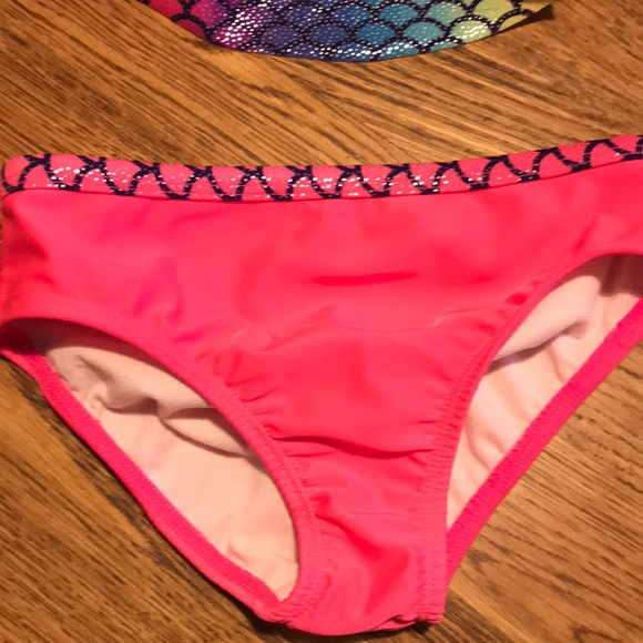 Wonder Nation pink and rainbow mermaid bikini - Picture 3 of 4